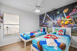 4 habitaciones, tabla de planchar con plancha, wifi y ropa de cama 