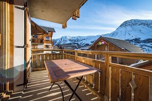 Outdoor dining - Apartment for 4 - 6 people in Albiez-Montrond (Albiez-Montrond)