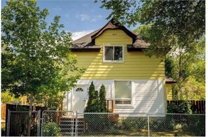 Exterior - Spacious Century Gem in Downtown Winnipeg with parking (Winnipeg)