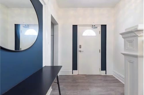 Spacious Century Gem in Downtown Winnipeg with parking