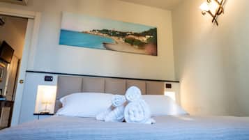 Junior Suite, City View | In-room safe, desk, laptop workspace, soundproofing