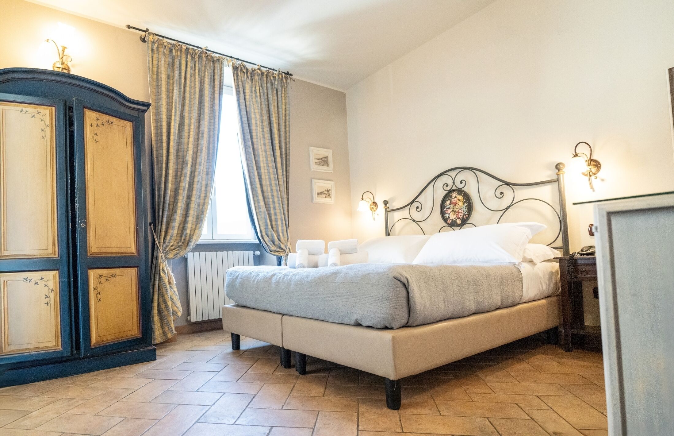 豪華雙  人或雙床房, 城市景觀 | 客房內保險箱、書桌、筆電工作空間、隔音