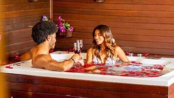 Suite, Balcony, Mountain View | Interior