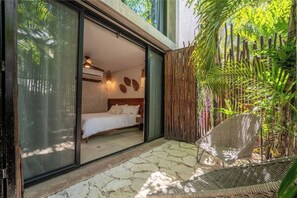 Private Terrace With Chairs - Casa Natura, Private Plunge w Bikes (Tulum)