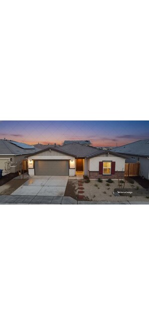 Exterior - New Charming 3-bedroom house with full kitchen/ master bedroom suite in Fresno (Fresno)