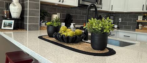 Mikrowelle, Ofen, Herdplatte, Geschirrspüler