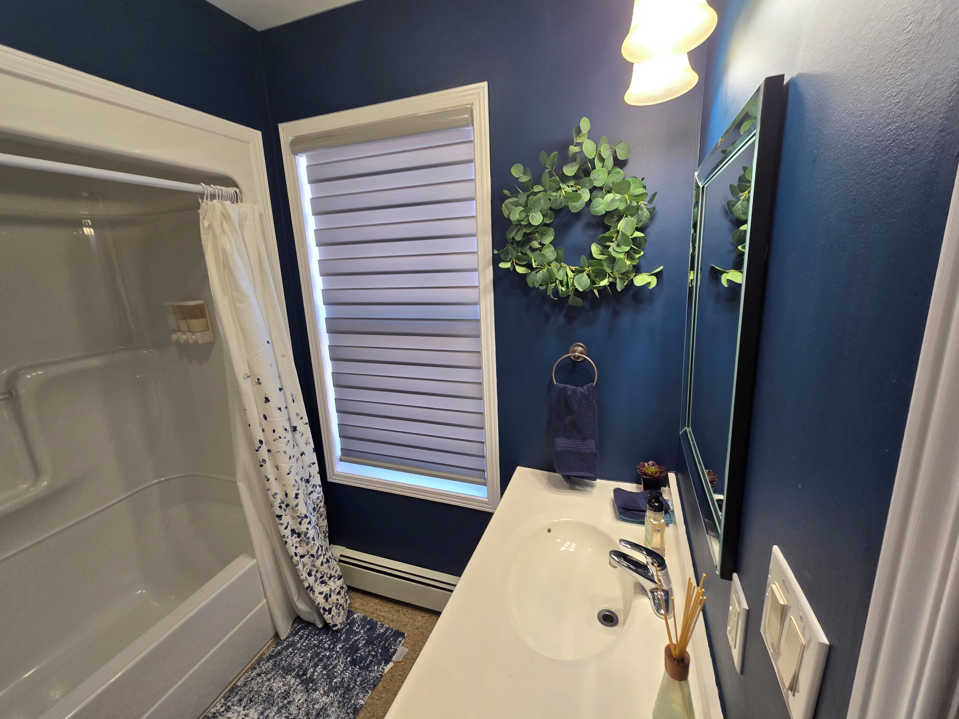 Suite, 1 Queen-Bett | Badezimmer