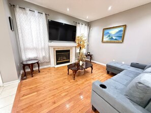 Télévision, cheminée