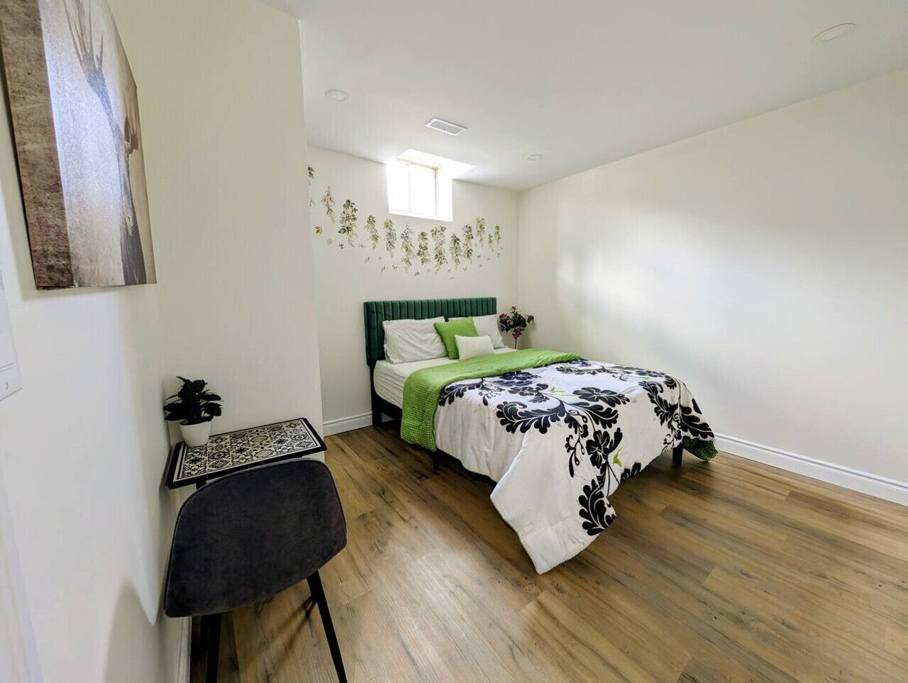 Schreibtisch, WLAN, Bettwäsche