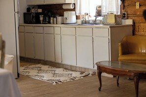 Interior - Terrific 1-bedroom cabin in Glendo, perfect for a relaxing rustic ranch getaway. (Glendo)