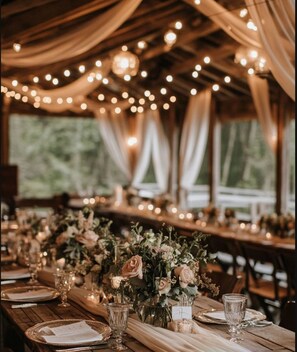 Banquet hall - Terrific 1-bedroom cabin in Glendo, perfect for a relaxing rustic ranch getaway. (Glendo)