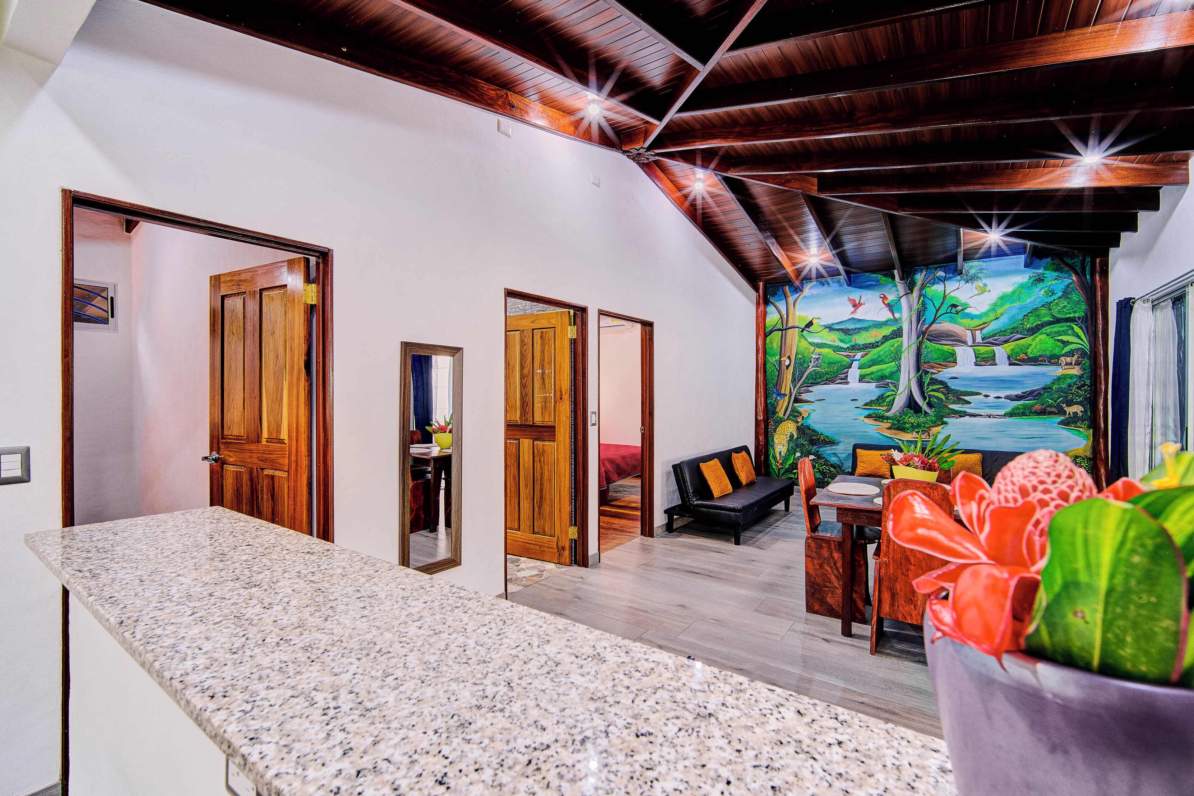 Villa – comfort, terrasse, bakgårdsutsikt | Oppholdsområde