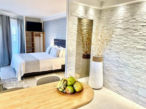 Ali'i Tahiti, beautiful studio located in Papeete opposite Paofai Park