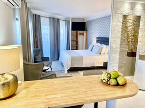 Iron/ironing board, Internet, bed sheets