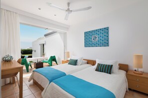 3 bedrooms, iron/ironing board, free WiFi, bed sheets - Villa Piedra, Seafront 3 Bedroom Villa with Direct Beach Access - Barbati, Corfu (Mparmpati)