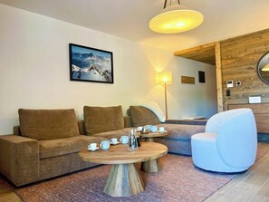 TV - Exceptional location | Opposite the slopes | 9 p (Les Gets)