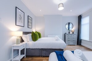 4 makuuhuonetta, ilmainen Wi-Fi, vuodevaatteet