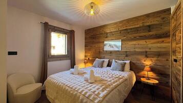 Fer et planche Ă repasser, accĂšs Internet, draps fournis