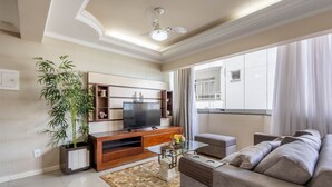 Basic Apartment | Living area - Apts Just 210m From the Beach in Balneario Camboriu - Edis (Balneário Camboriú)