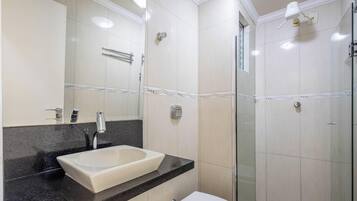 Apartamento básico | Banheiro