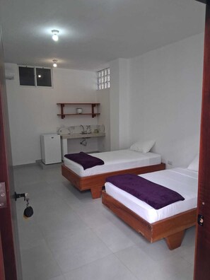 Internet, bed sheets - OWL HOUSE GALAPAGOS (Puerto Ayora)