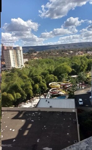 Habitació familiar, balcó, vistes a la piscina | Vista des de l'habitació