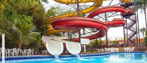 Family Room, Balcony, Pool View | Living area