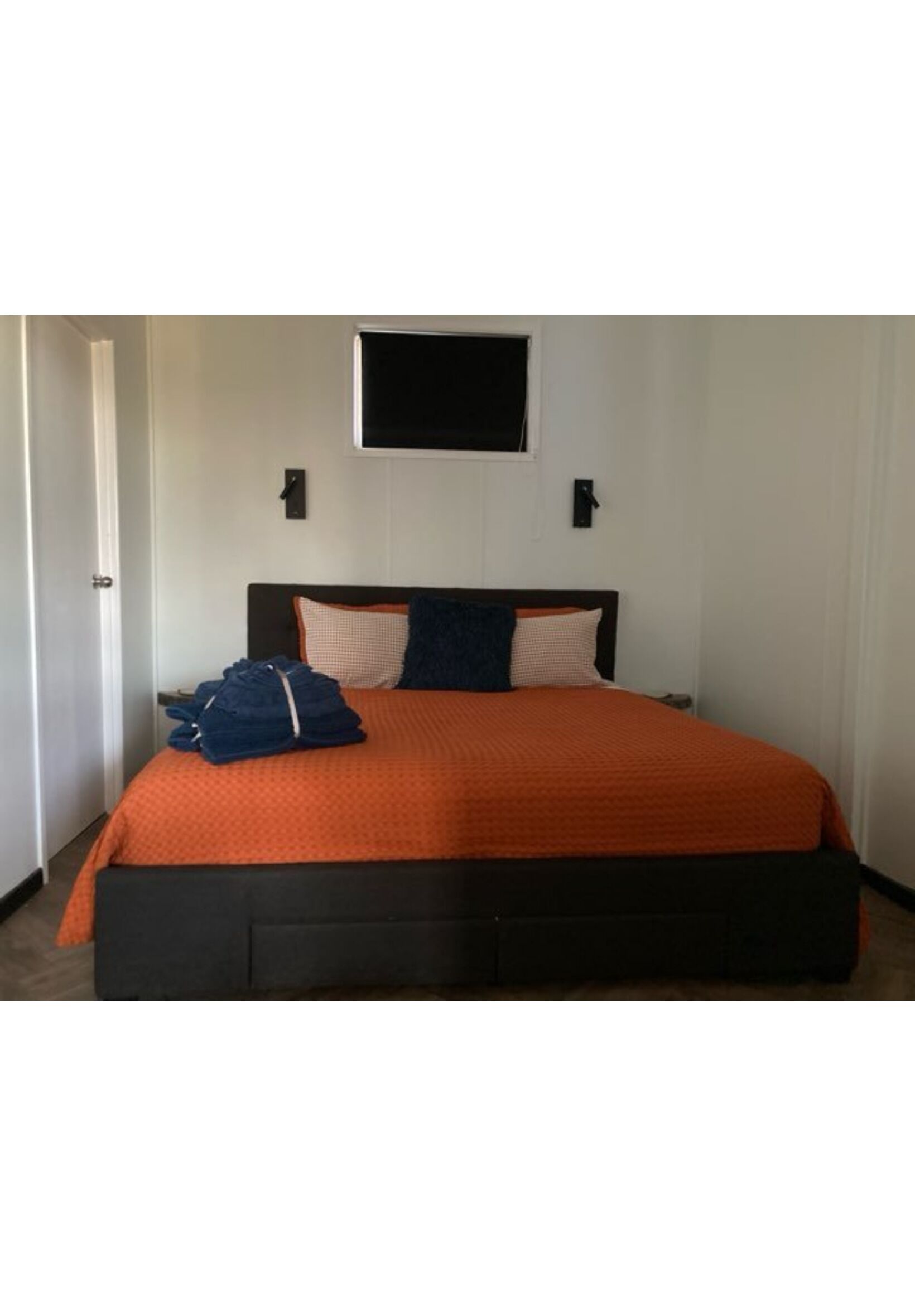 1 bedroom, iron/ironing board, bed sheets