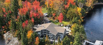 3BR Waterside Cottage w/King Beds & Fireplace