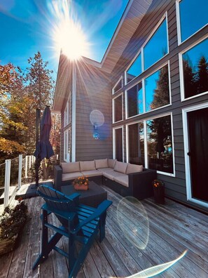 Terrace/patio - 3BR Waterside Cottage w/King Beds & Fireplace (Whitestone)