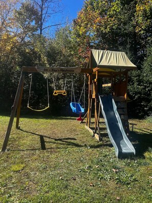 Children’s area - 3BR Waterside Cottage w/King Beds & Fireplace (Whitestone)