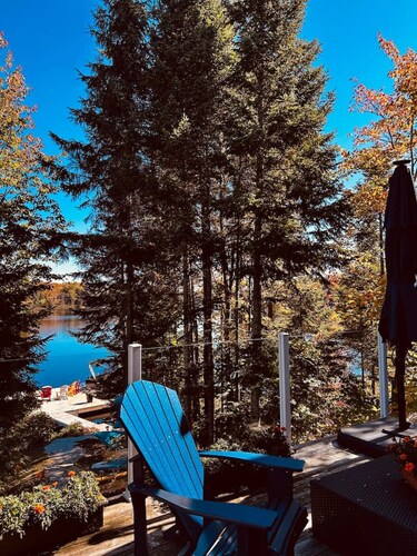 3BR Waterside Cottage w/King Beds & Fireplace