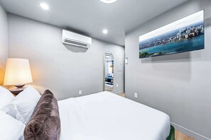 1 bedroom, iron/ironing board, free WiFi, bed sheets