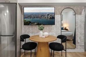 Fer et planche à repasser, Wi-Fi gratuit, draps fournis