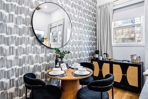 Dining - The McCaul | Cozy Queen Suite w/ Laundry, in DT (Toronto)