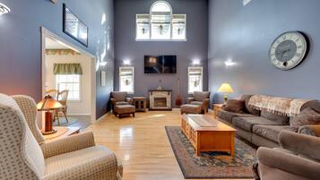 Télévision, cheminée