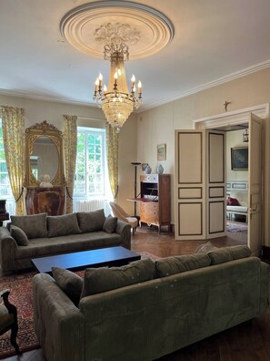 Télévision, espaces bureaux