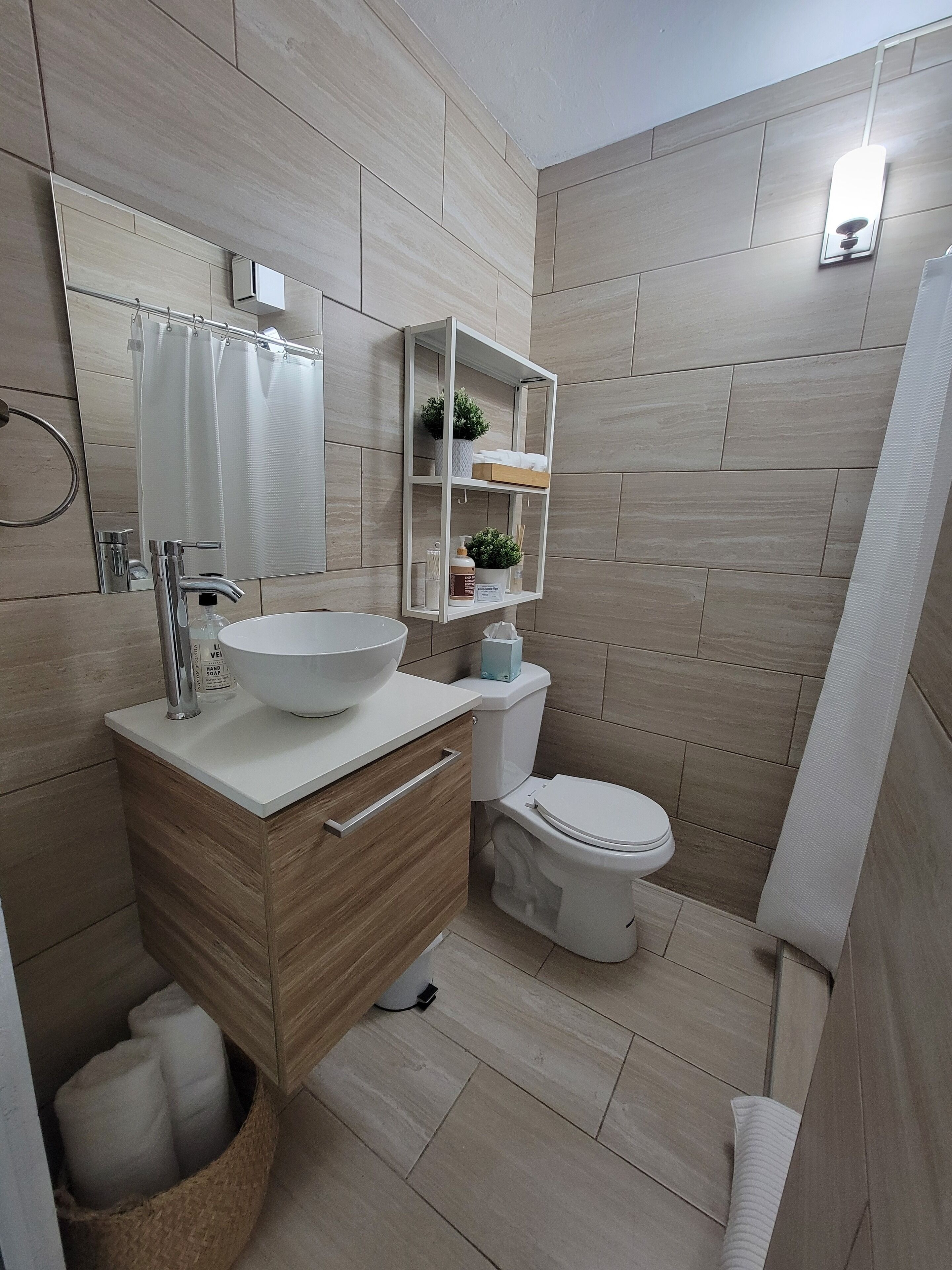 毛巾、肥皂、卫生纸