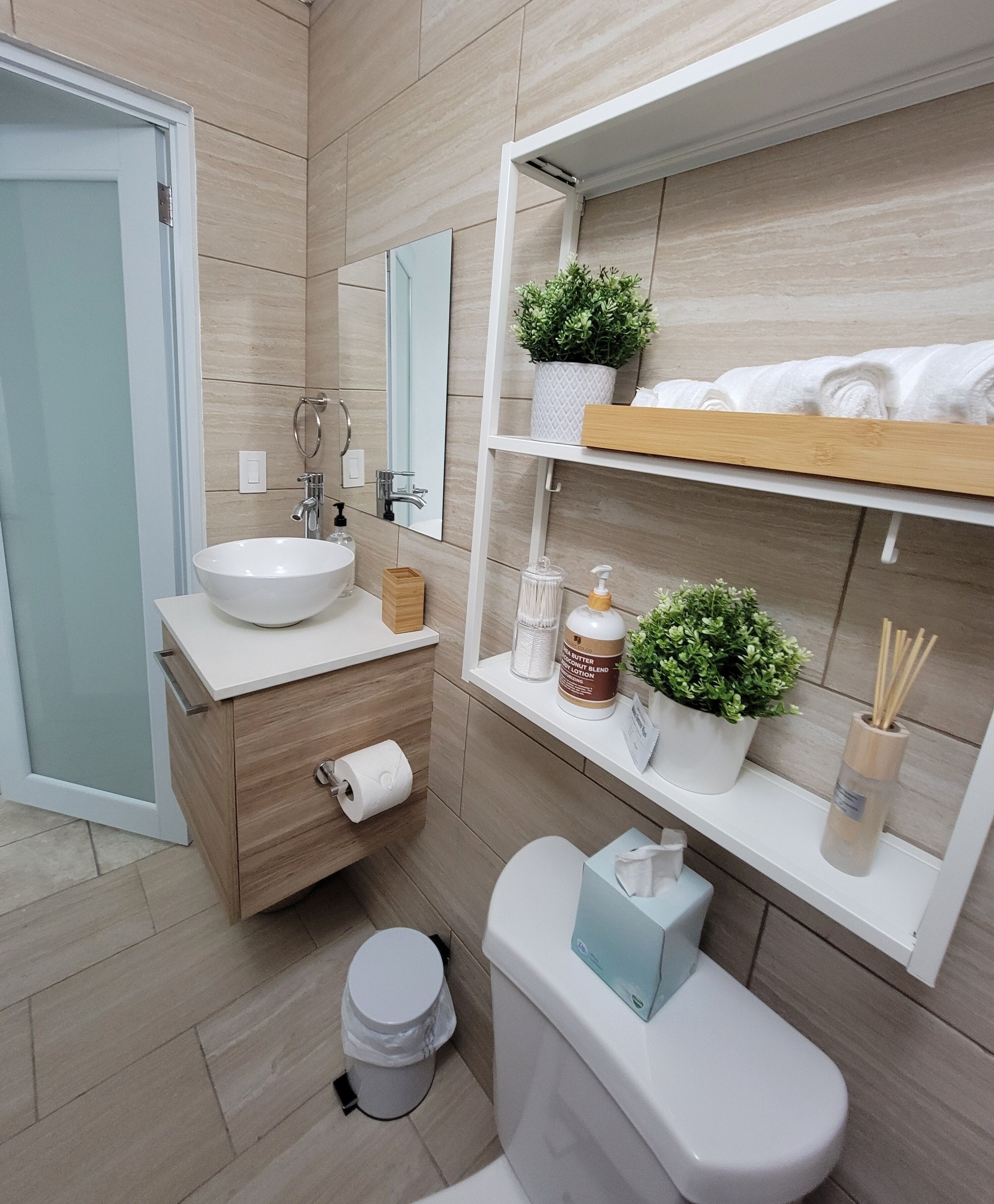 毛巾、肥皂、卫生纸