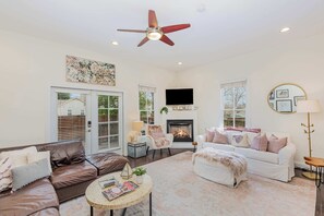 TV, fireplace, offices