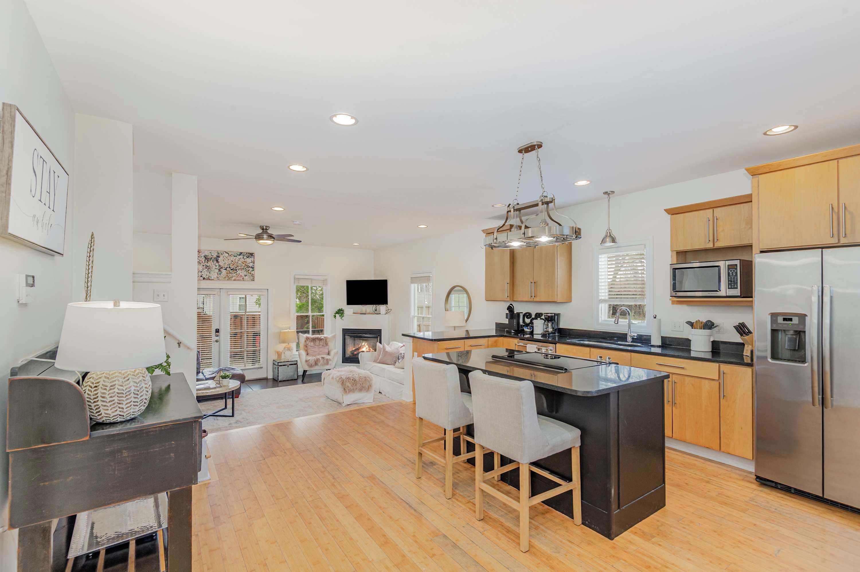 Frigorífic, microones, forn i placa de cuina 