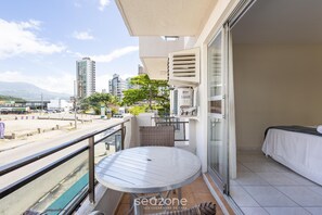 Basic Apartment | Outdoor dining - Apt in Center of Itapema 200m From the sea Ebm0122 (Itapema)
