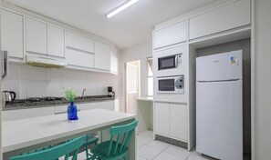 Basic Apartment | Private kitchen - Apt in Center of Itapema 200m From the sea Ebm0122 (Itapema)