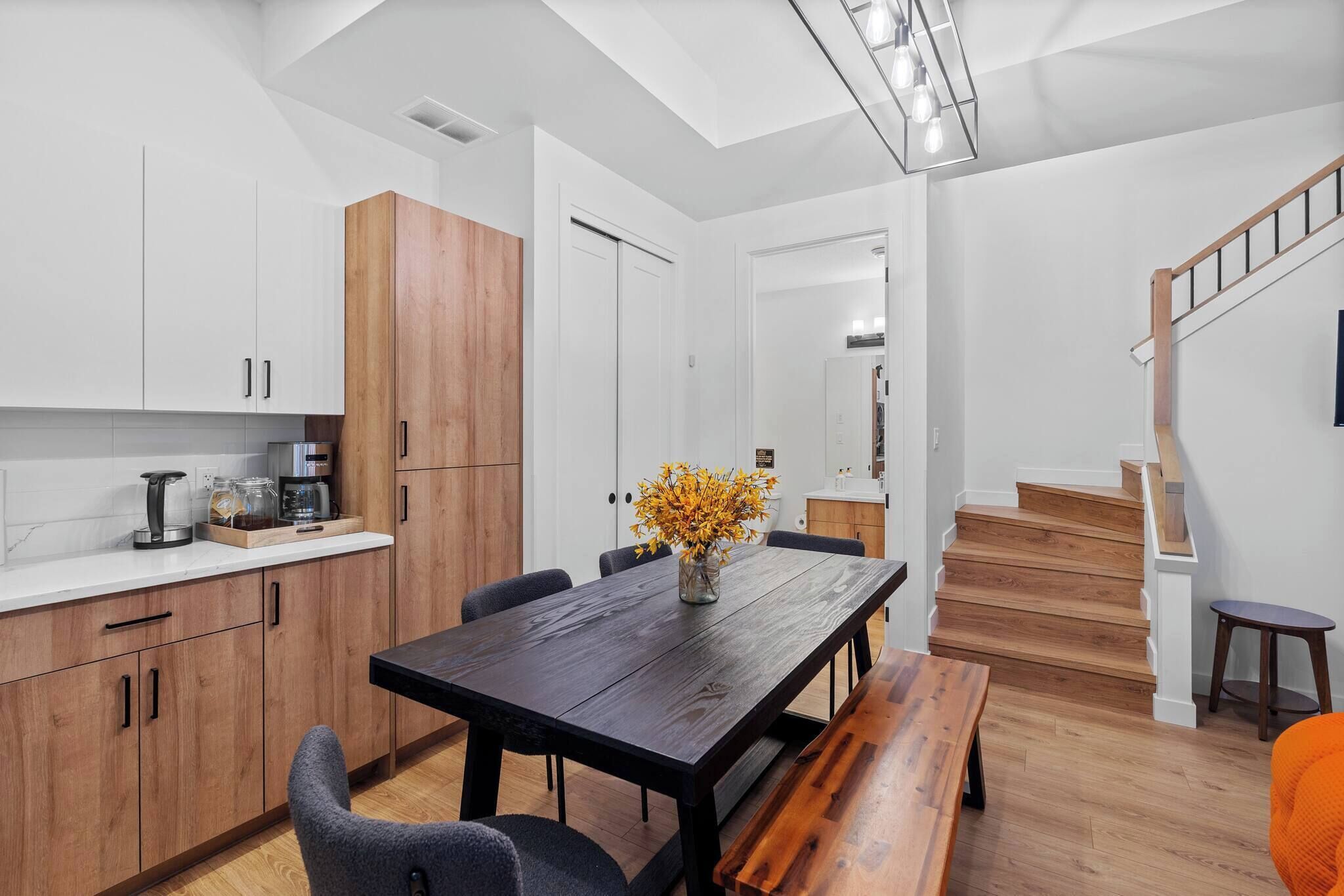 Apartment, 3 Bedrooms | Dining room