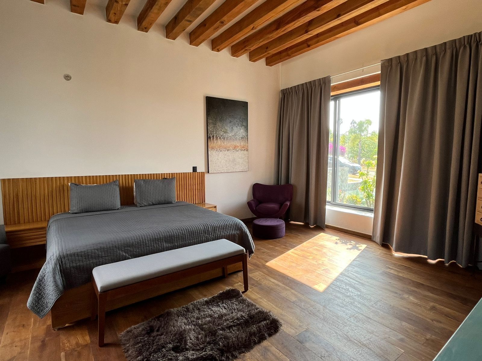 Cortinas opacas, tabla de planchar con plancha, wifi gratis