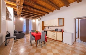 Interior - Verona's Home (Verona)
