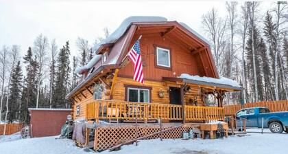 Authentic Alaskan Northern Lights Lodge in the Hills of Fairbanks