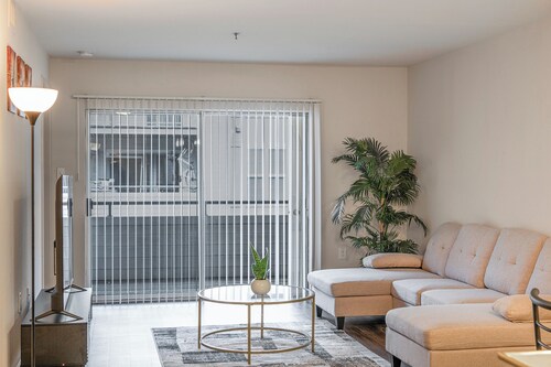 2-Bedroom Family-Friendly Arlington Home w/Crib & Dining