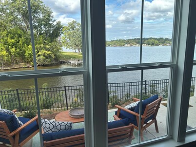 Relax at Mimosa Cove - big Lake Greenwood, SC views in Palmetto Crossing
