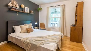 3 bedrooms, iron/ironing board, WiFi, bed sheets